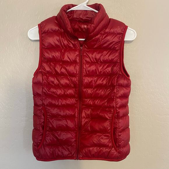 Uniqlo Down Puffer Vest Womens Size XS Red Packable Transitional Fall Travel - Picture 1 of 4